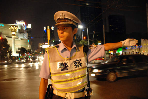 最帅交警“随时都在考试”